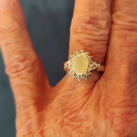 Natural Ethiopian White Opal Ring - Picture 8 of 10